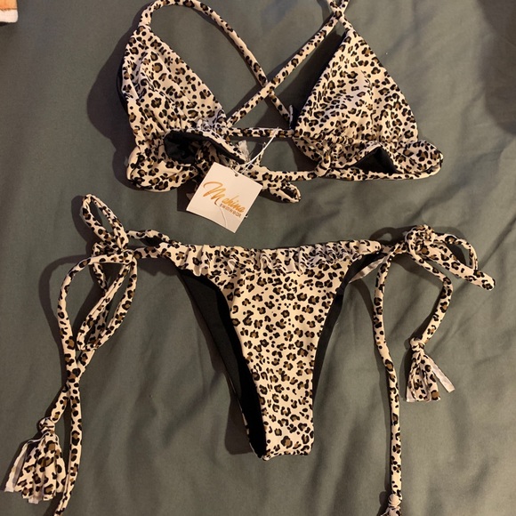 Mahina swimwear top and bottom - Picture 2 of 2